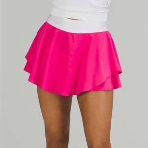 Excellent condition lululemon sonic pink skirt